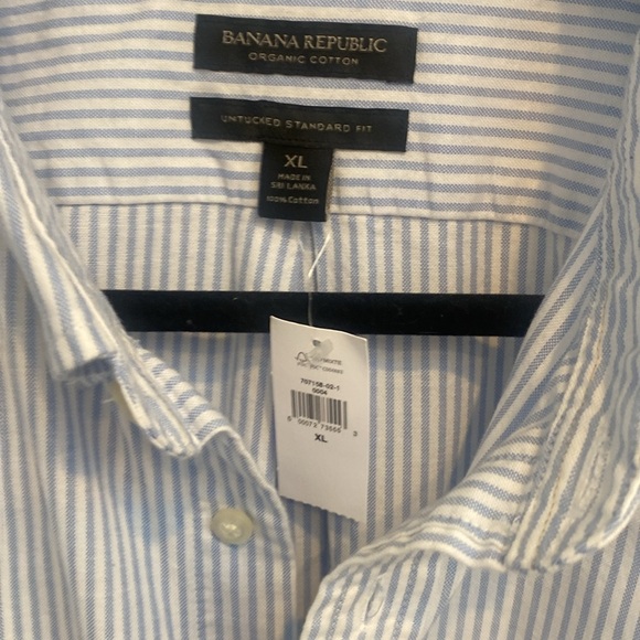 Banana Republic button down shirt, light blue - Picture 4 of 5